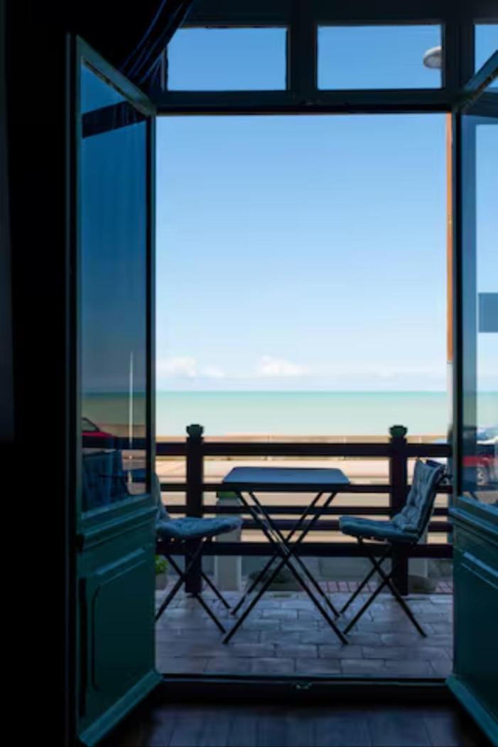 La Decouverte, Appartement Front De Mer Mers Экстерьер фото